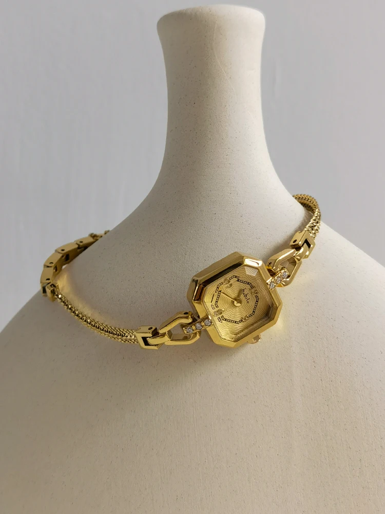 Luxury Watch Vintage - 新しい高級エレガントな 18 18k ゴールドブレスレット腕時計女性のファッションスモールチェーンヴィンテージクォーツレディース腕時計女性の腕時計