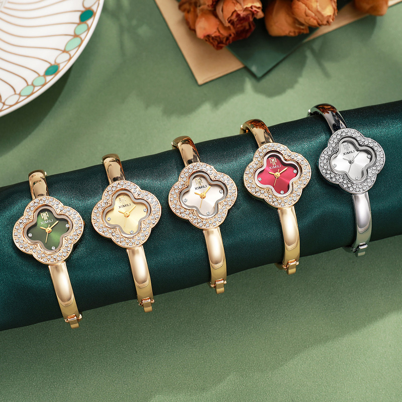 女性の高級ダイヤモンドがちりばめられた四つ葉のクローバークォ - Luxury Watch Diamond のレビューと価格