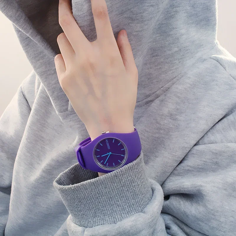 男性腕時計女性クリーム色超薄型ファッションギフトシリコーンス - Dress Watch Ultra Thin のレビューと価格
