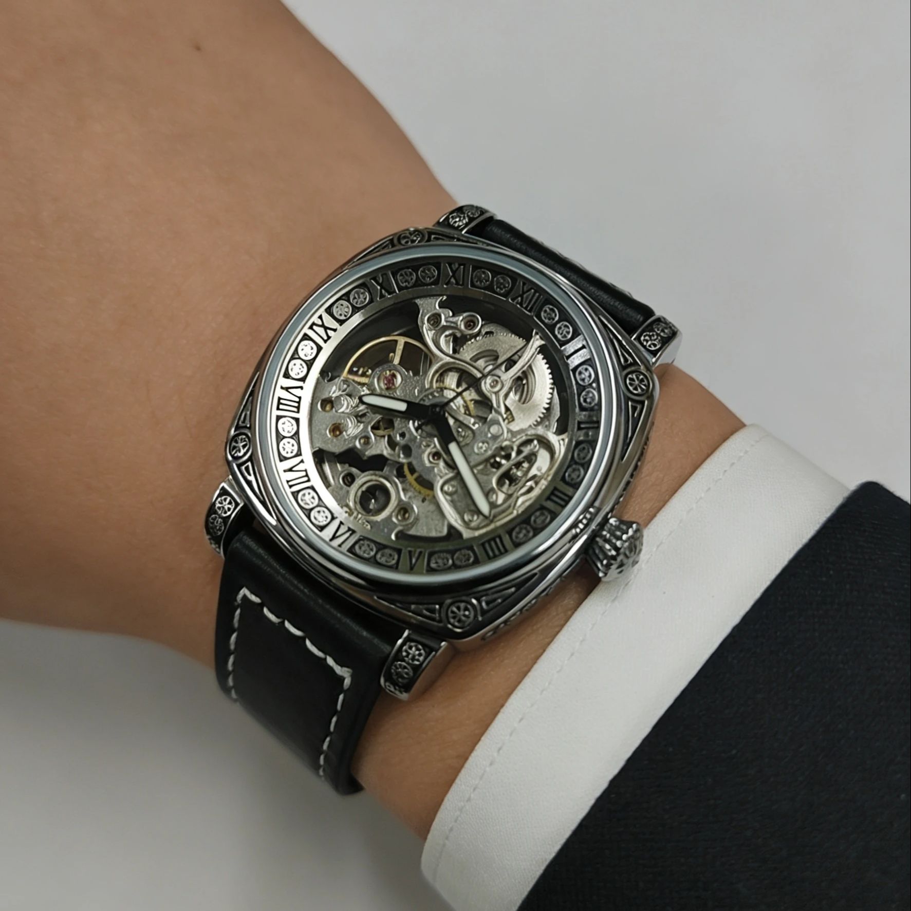 新しいヴィンテージ風スケルトン機械式腕時計（メンズ） |   - Luxury Watch It のレビューと価格